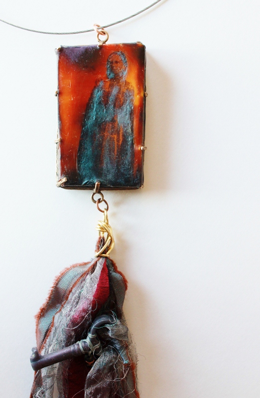 Come learn Encaustic Jewelry and Resin Techniques in Tucson